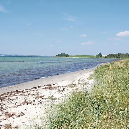 4 Bedroom Gorgeous In Knebel Skødshoved Strand