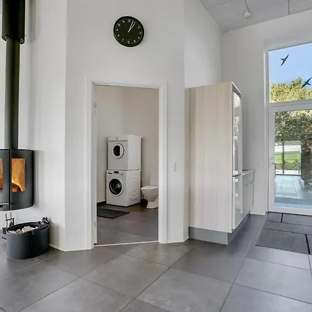 4 Bedroom Gorgeous In Knebel *
